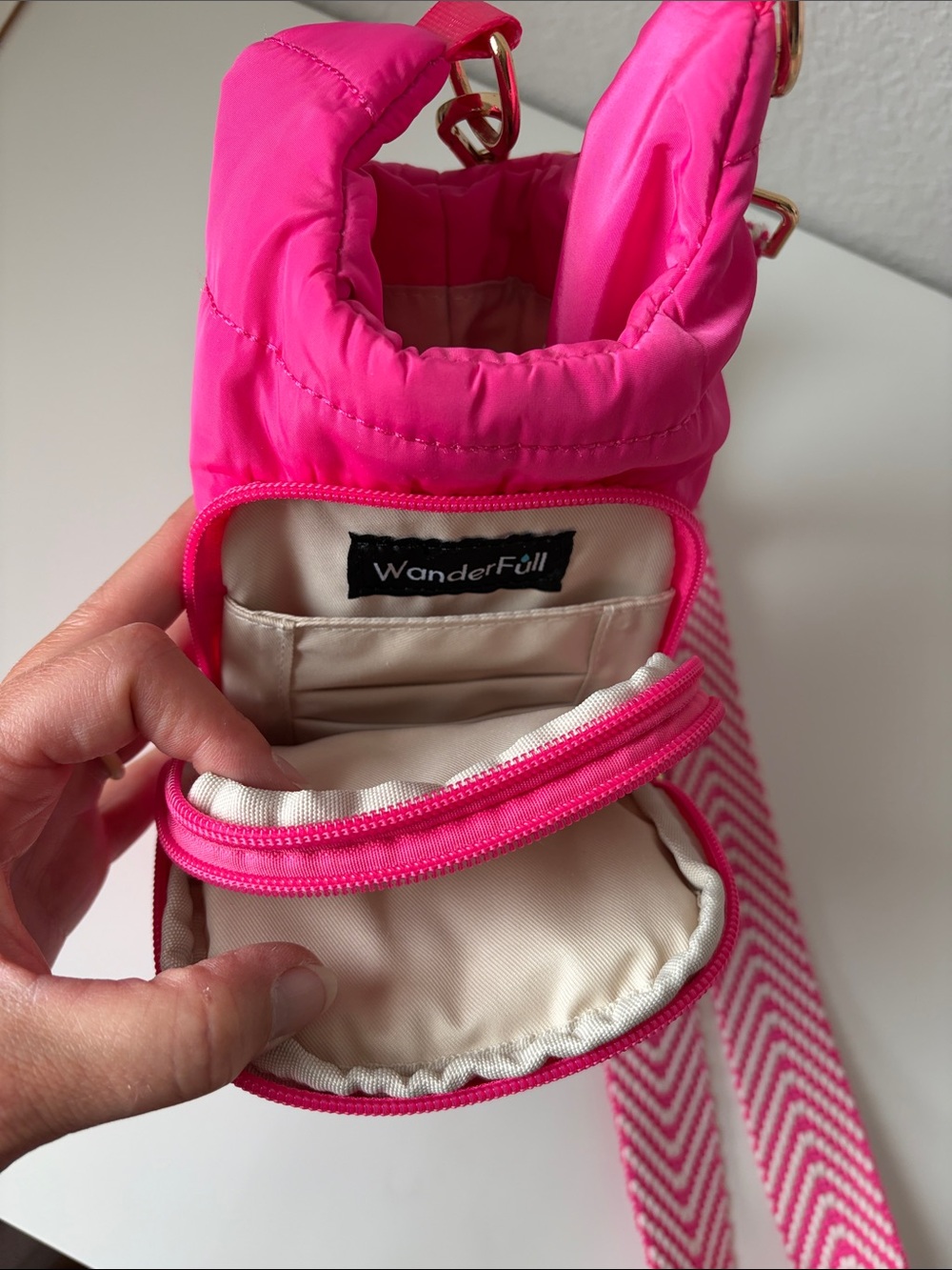 WanderFull Hot Pink Crossbody Hydrobag - Picture 3 of 5